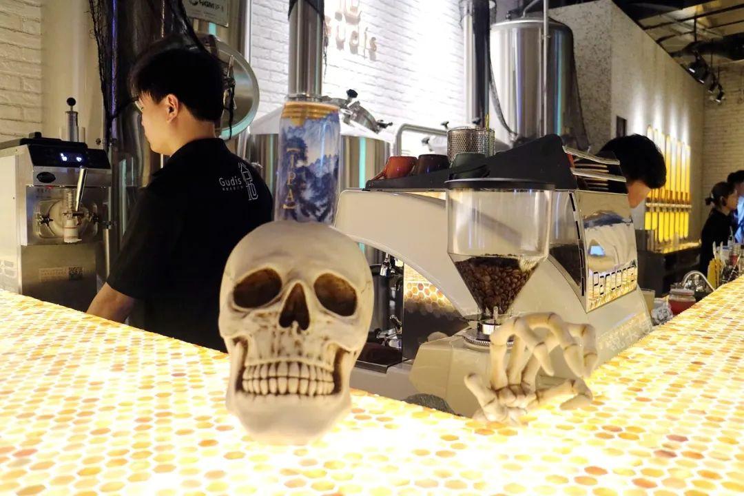 最新人气啤酒，选择、品尝与制作指南