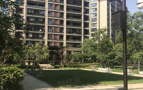 武汉尚璟瑞府最新房价，绿色家园之旅的宁静心境