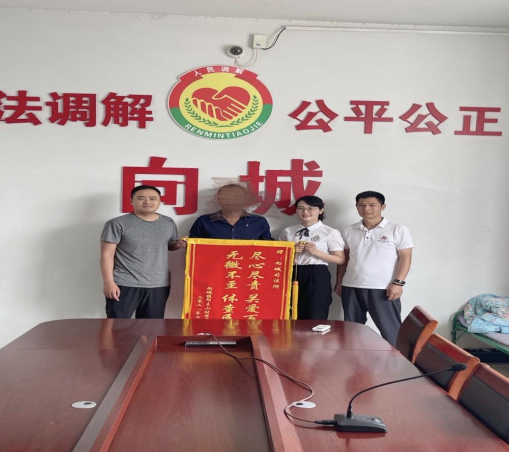 抚州抚八线车祸背后的励志故事，自信与成长的力量闪耀人生